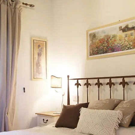 Alloggio per agriturismo Eremo Delle Fate *
